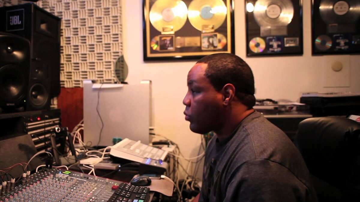 Bay Area Producer E-A-Ski Collaborates on New Analog Preamp